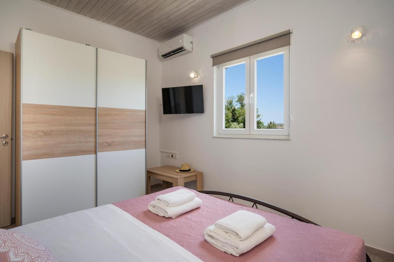 B&M Villas Metochi Siriliou Exterior photo